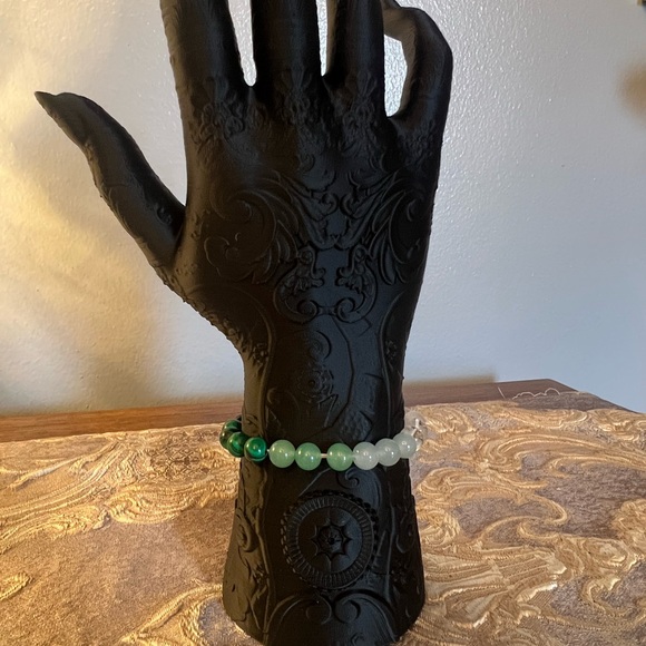 Money Maker Beaded Bracelet - Picture 4 of 6